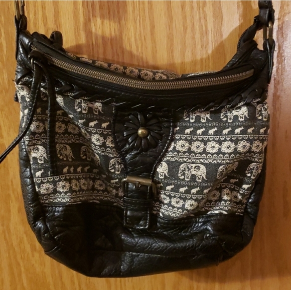 Wallflower Crossbody Purse - Picture 4 of 7
